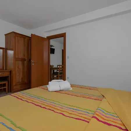 Juric 2 Baška Voda