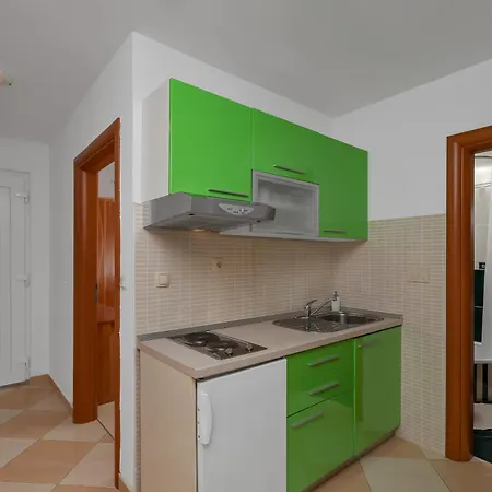 Juric 2 Baška Voda