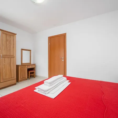 Juric 2 Apartamento